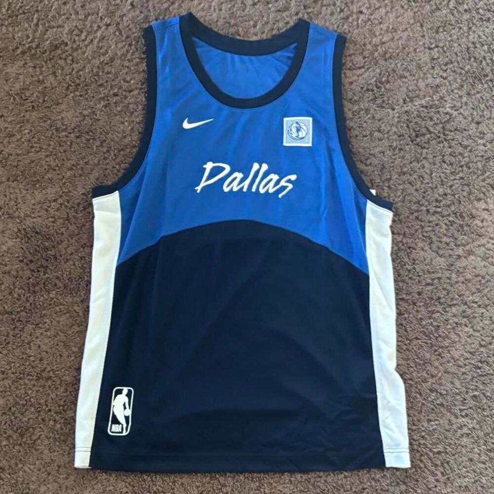 Nike Men's Blue and Navy Vest